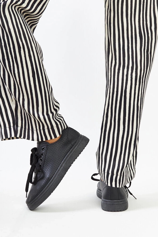 Zapatillas Segana negras caladas