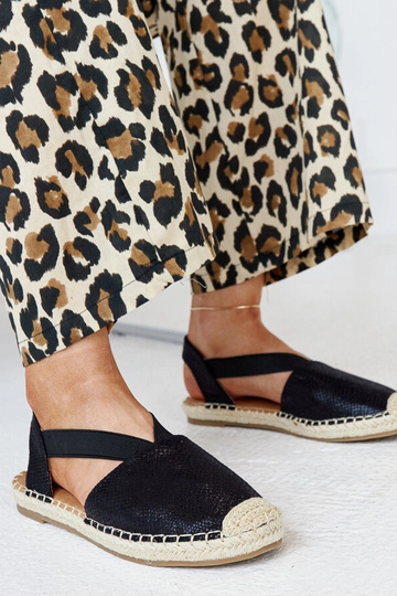 Alpargatas negras con punta... 2