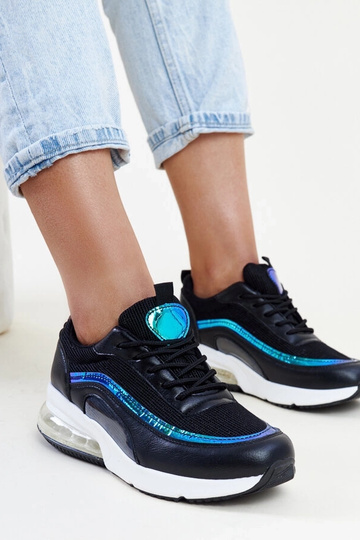 Zapatillas negras con holograma Jelka