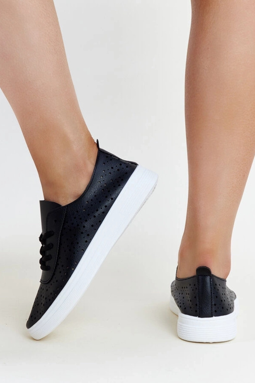 Zapatillas Manoek negras caladas