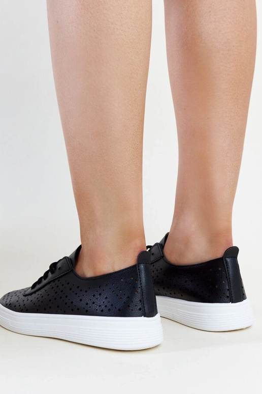 Zapatillas Manoek negras caladas