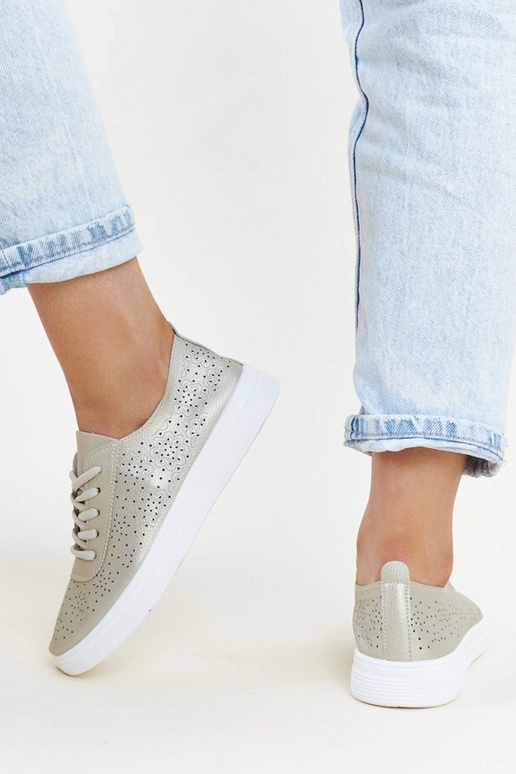 Zapatillas doradas de piel ecológica...