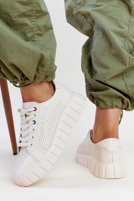 Zapatillas beige de piel Zvonka