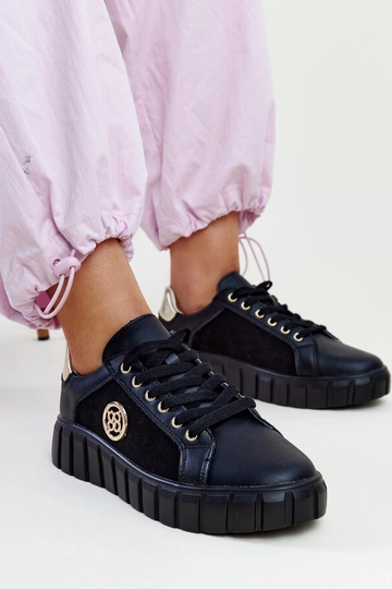 Zapatillas negras de piel...