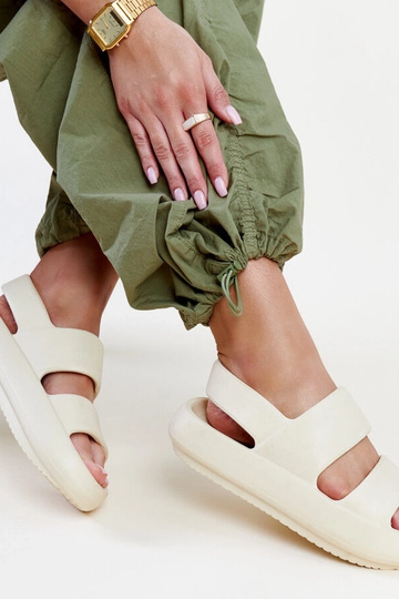 Sandalias Attiana Beige 2