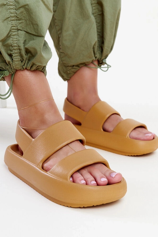 Sandalias marrones Attiana