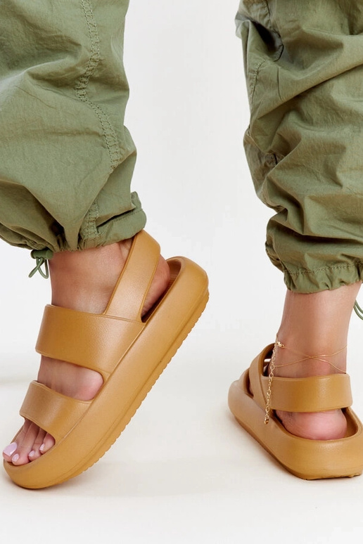 Sandalias marrones Attiana