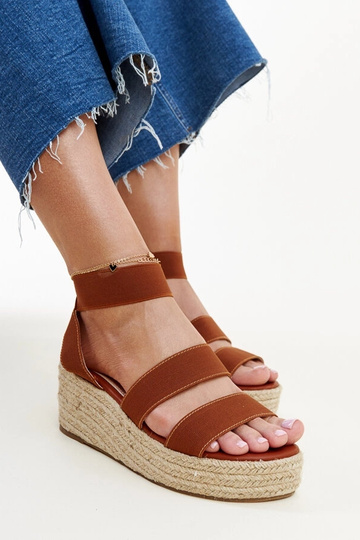 Sandalias de cuña Minna color marrón 2