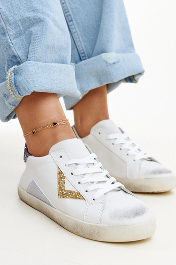 Zapatillas blancas con efecto "desgastado" de Gombol