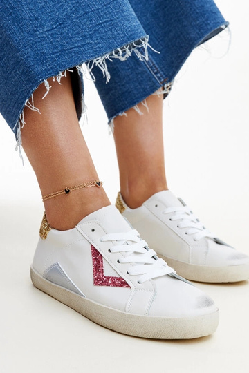 Zapatillas blancas con efecto "desgastado" de Gombol