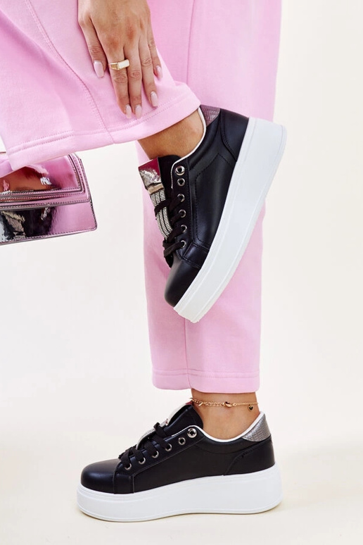 Zapatillas negras y plateadas con...