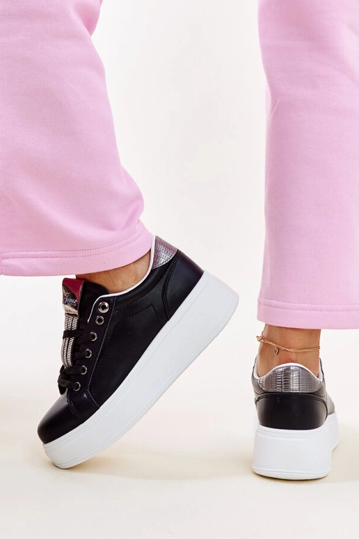 Zapatillas negras y plateadas con...