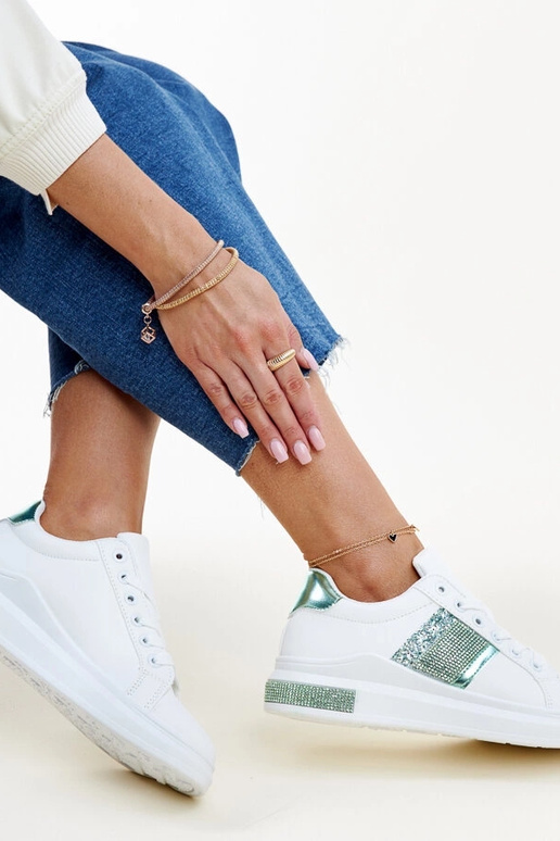 Zapatillas blancas y verdes con...