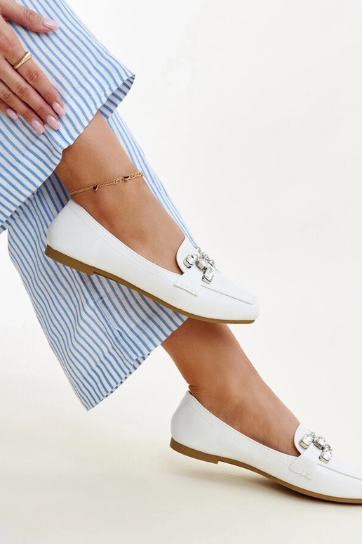 Mocasines blancos con hebilla de...