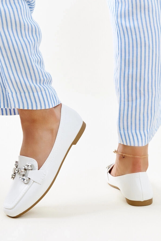 Mocasines blancos con hebilla de...