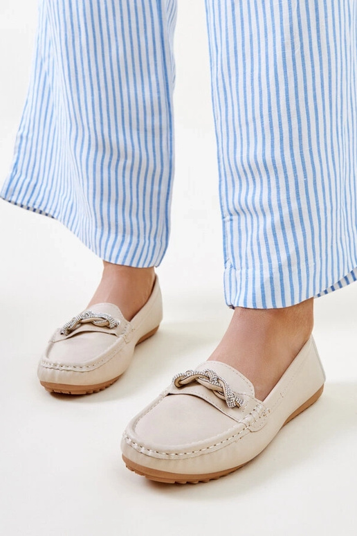 Mocasines beige decorados con...