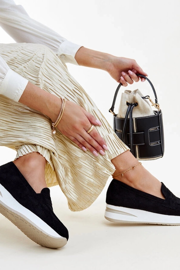Zapatos Muna negros perforados 2