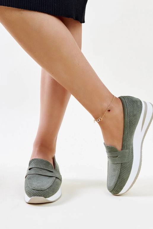 Zapatos Muna perforados de color verde