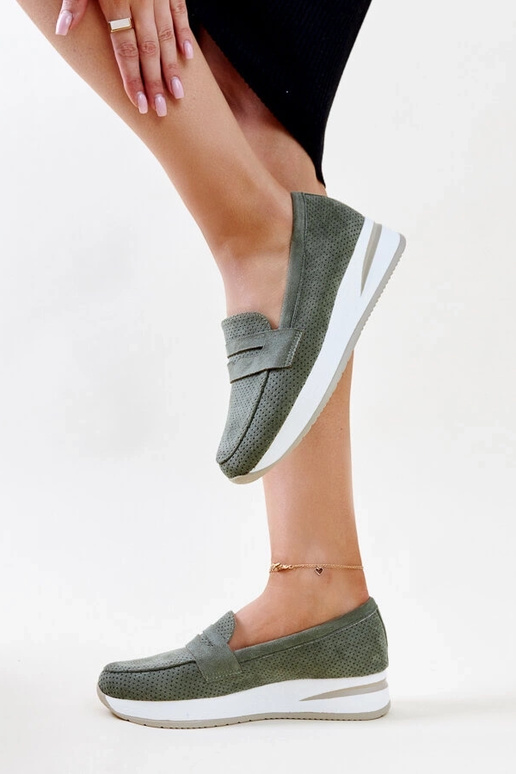 Zapatos Muna perforados de color verde