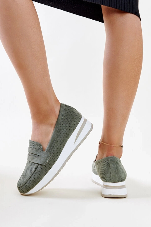 Zapatos Muna perforados de color verde