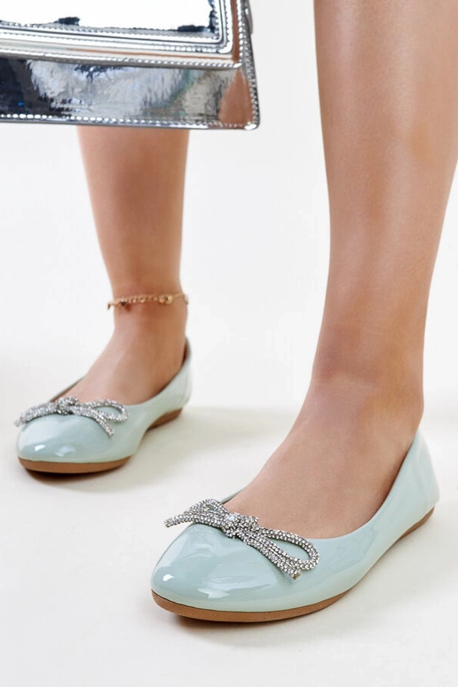 Bailarinas de piel charol verde con... Bailarinas de piel charol verde con...