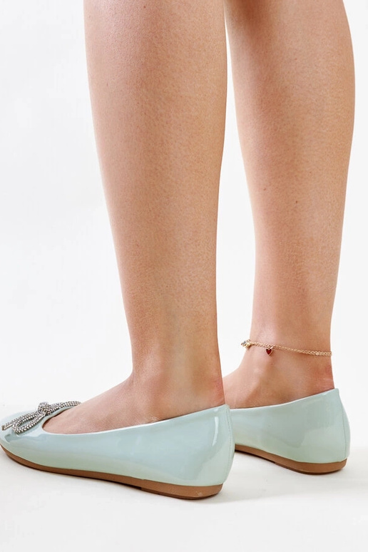 Bailarinas de piel charol verde con... Bailarinas de piel charol verde con...