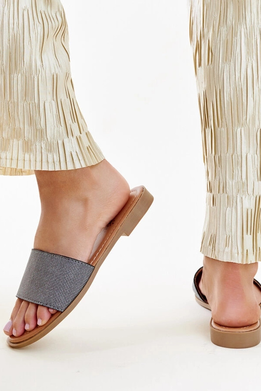 Chanclas Anilsa negras brillantes