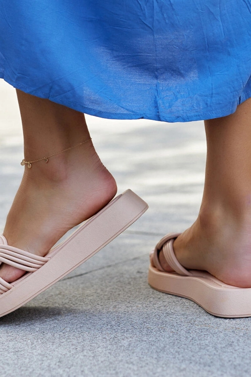 Chanclas de goma beige Ferrei