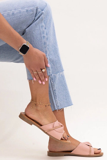 Gorras decoradas con una...