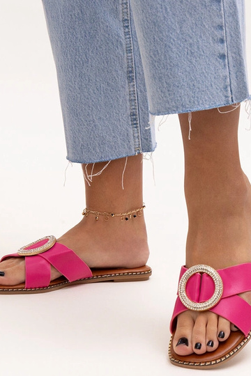 Chanclas rosas decoradas con hebilla de circonita Salimba 2