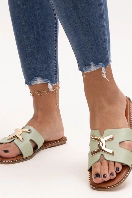 Chanclas verdes con hebilla Razanna