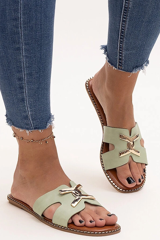 Chanclas verdes con hebilla Razanna