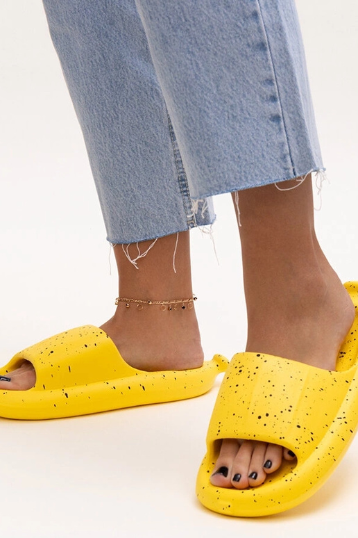 Chanclas amarillas con tira ancha Hekssa