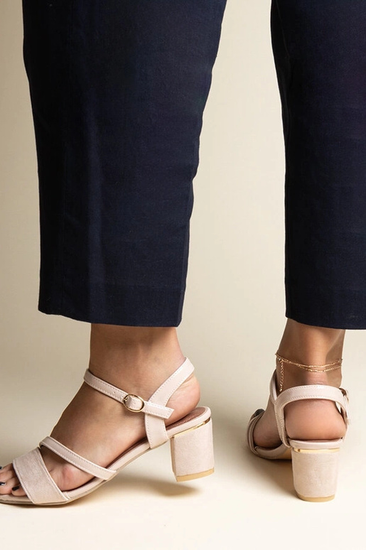 Sandalias Beige con Combinación de...