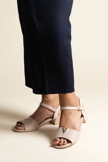 Sandalias de tacón bajo en...