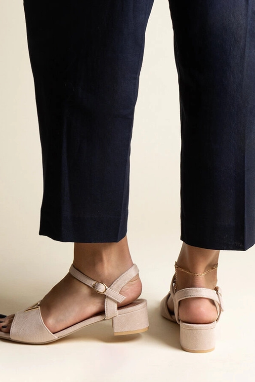 Sandalias de tacón bajo en color...