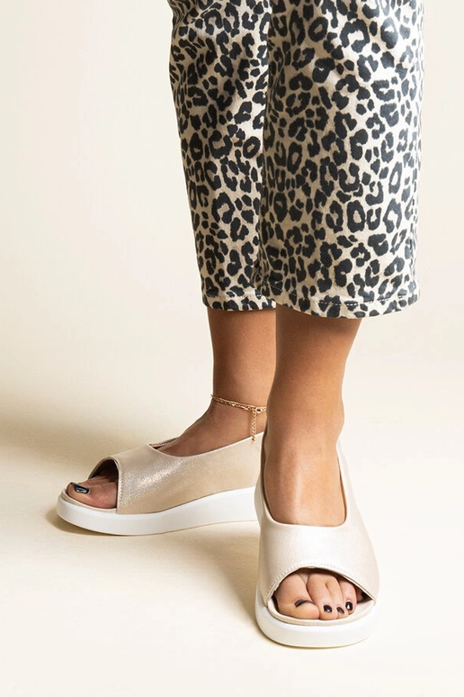 Sandalias sin cordones con purpurina...