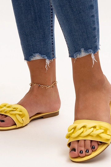 Chanclas Aliyan con cadena en color amarillo mate