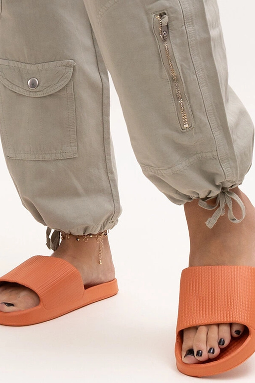 Zapatillas de espuma color naranja menta