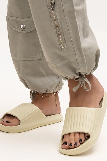 Chanclas de espuma verde Gilly