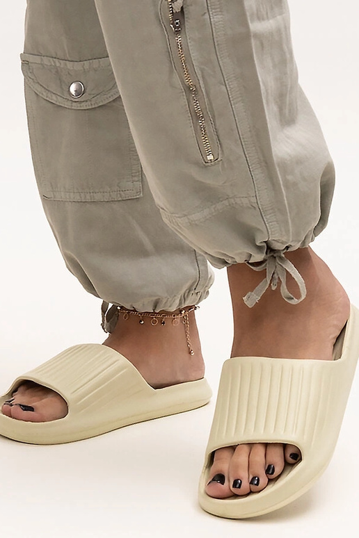 Chanclas de espuma verde Gilly