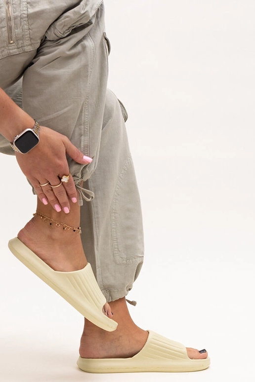 Chanclas de espuma verde Gilly