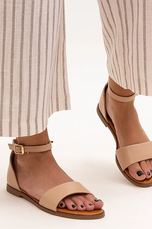 Sandalias beige con talón cubierto Sema