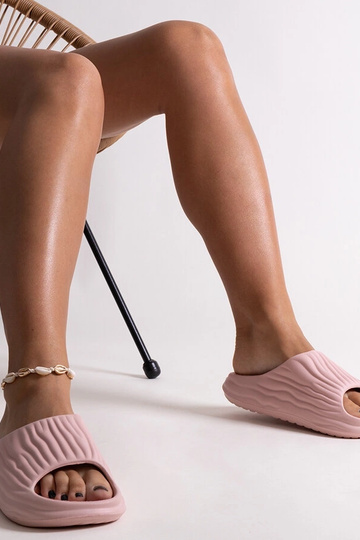 Sandalias con volantes rosas Miniya 2