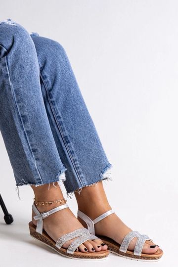 Sandalias de cuña baja...