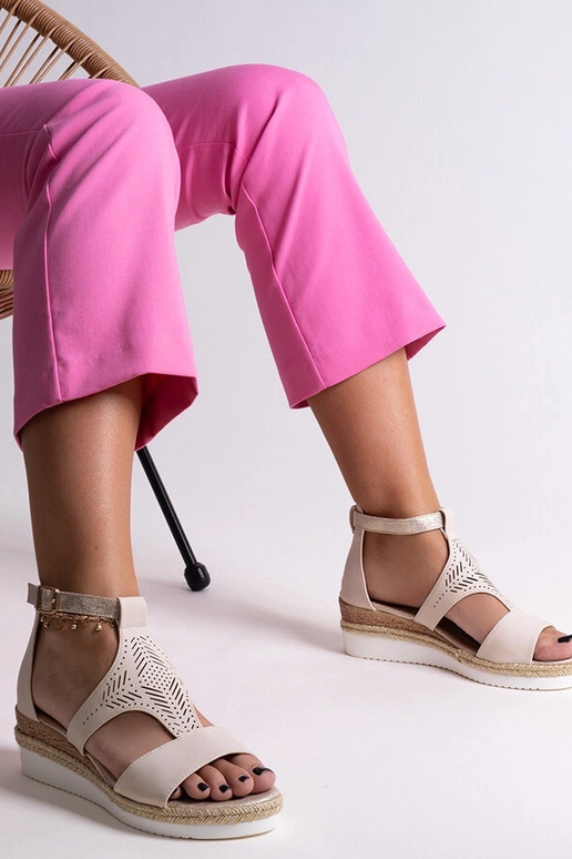 Sandalias de cuña baja beige Tiuma