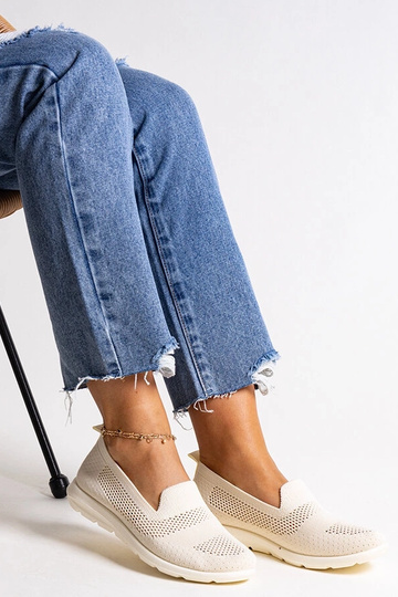 Zapatillas beige con suela de espuma de Rahima 2