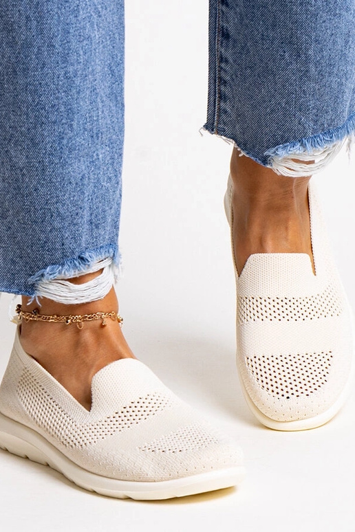 Zapatillas beige con suela de espuma...