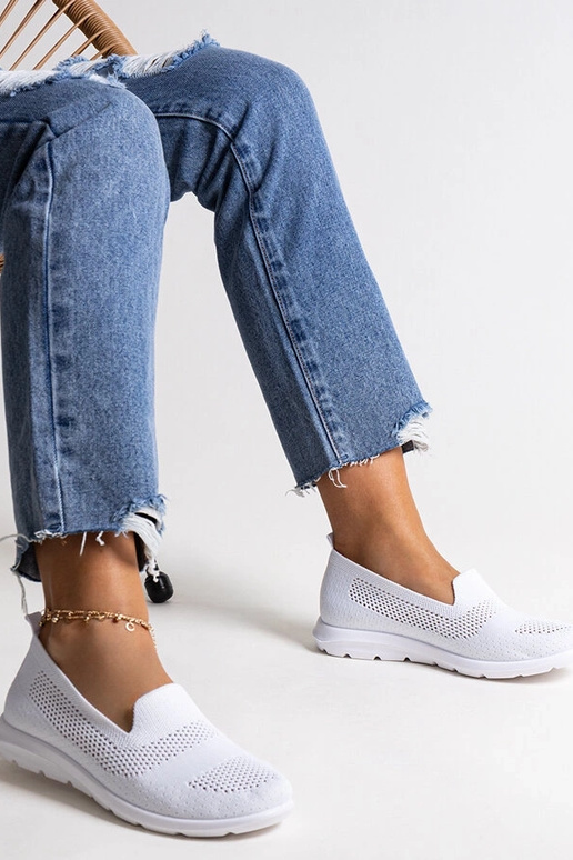 Zapatillas blancas con suela de...