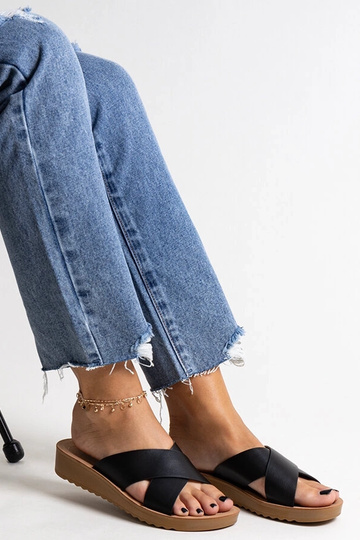 Sandalias negras de cuña de piel ecko de Burtuka 2